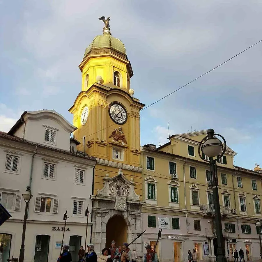 La Guardia Apartment With Free Private Parking Rijeka